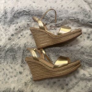 Vince Camuto Metallic Gold Wedge Sandals 8.5B